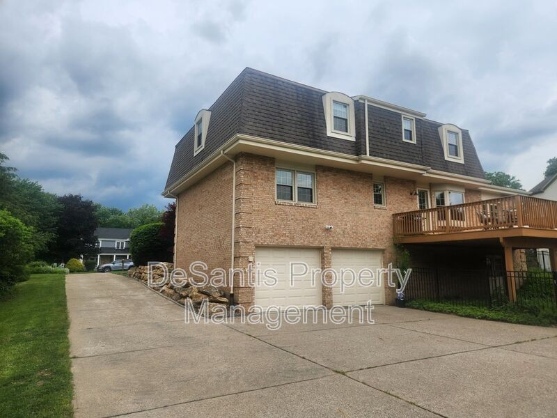 2524 Elkridge Dr - Photo 2 of 40