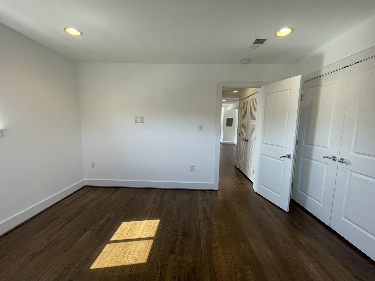 1636 Lyman Place NE - Photo 7 of 26