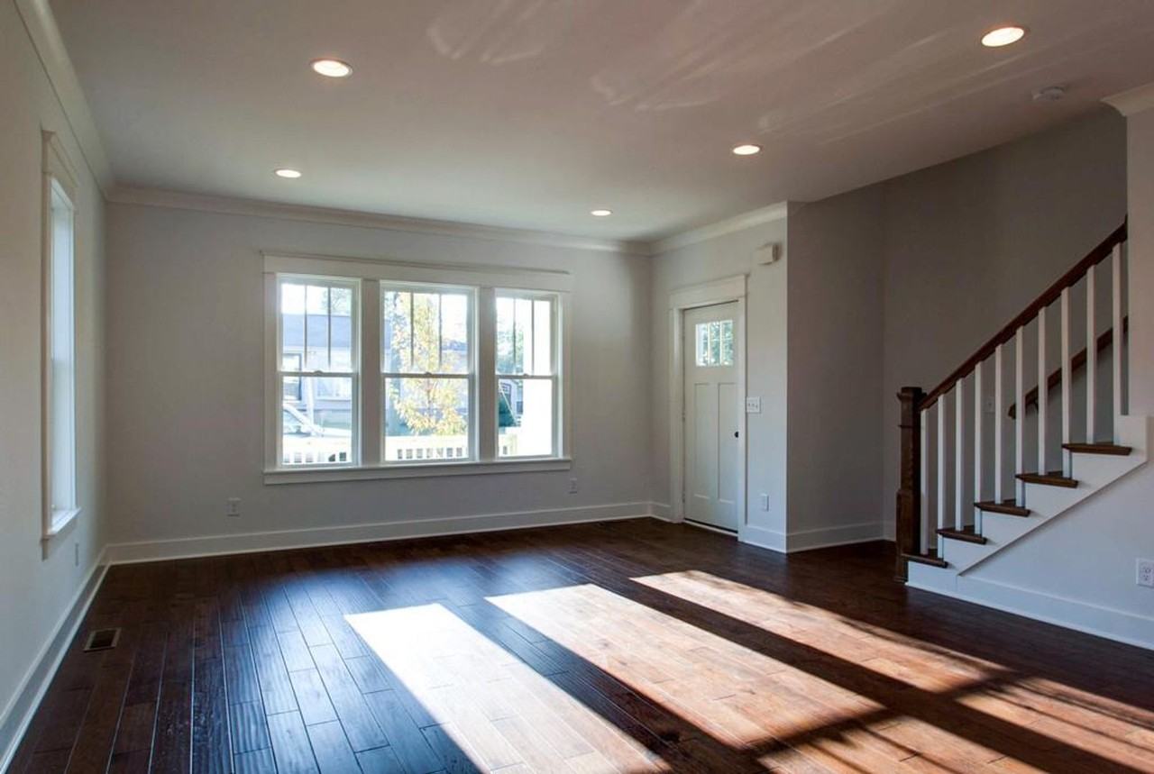 2044 Straightway Ave - Photo 4 of 15