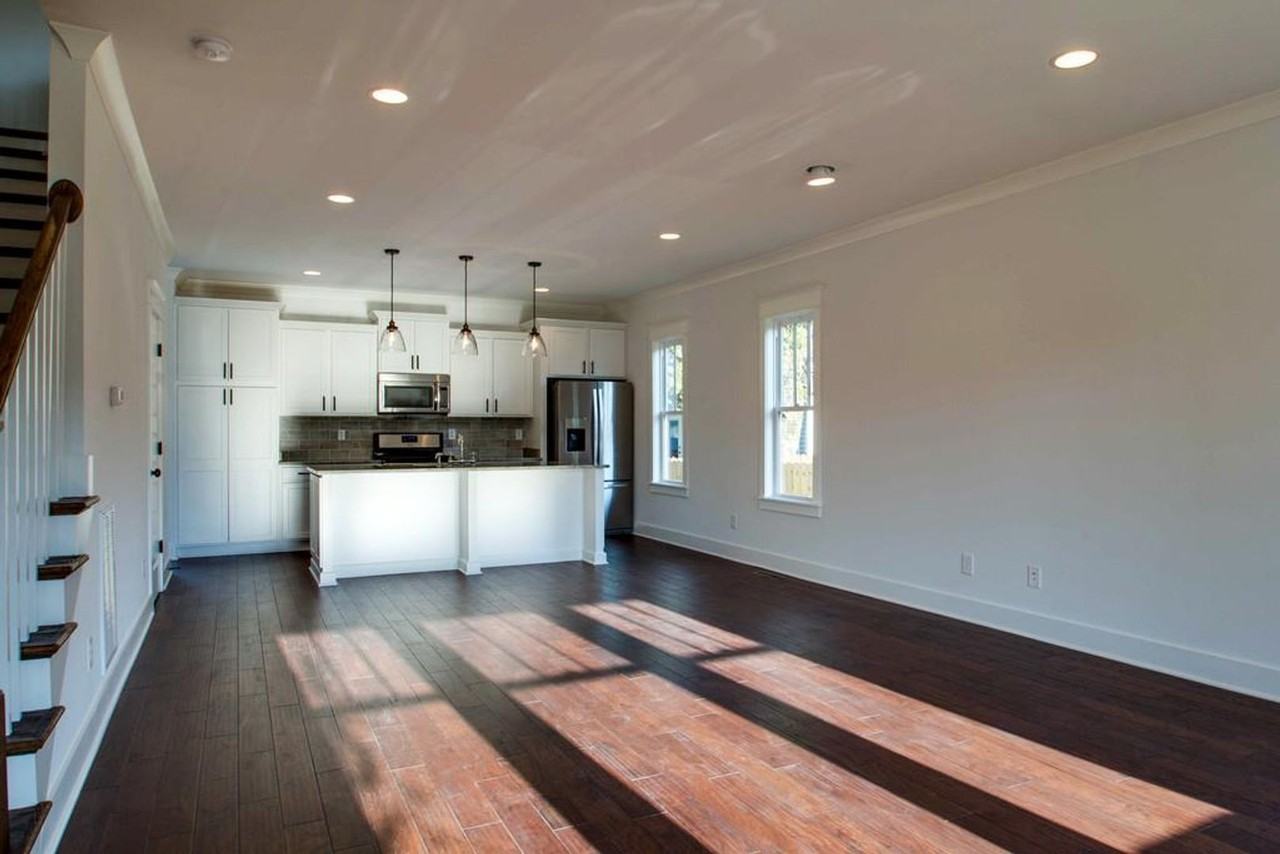 2044 Straightway Ave - Photo 5 of 15