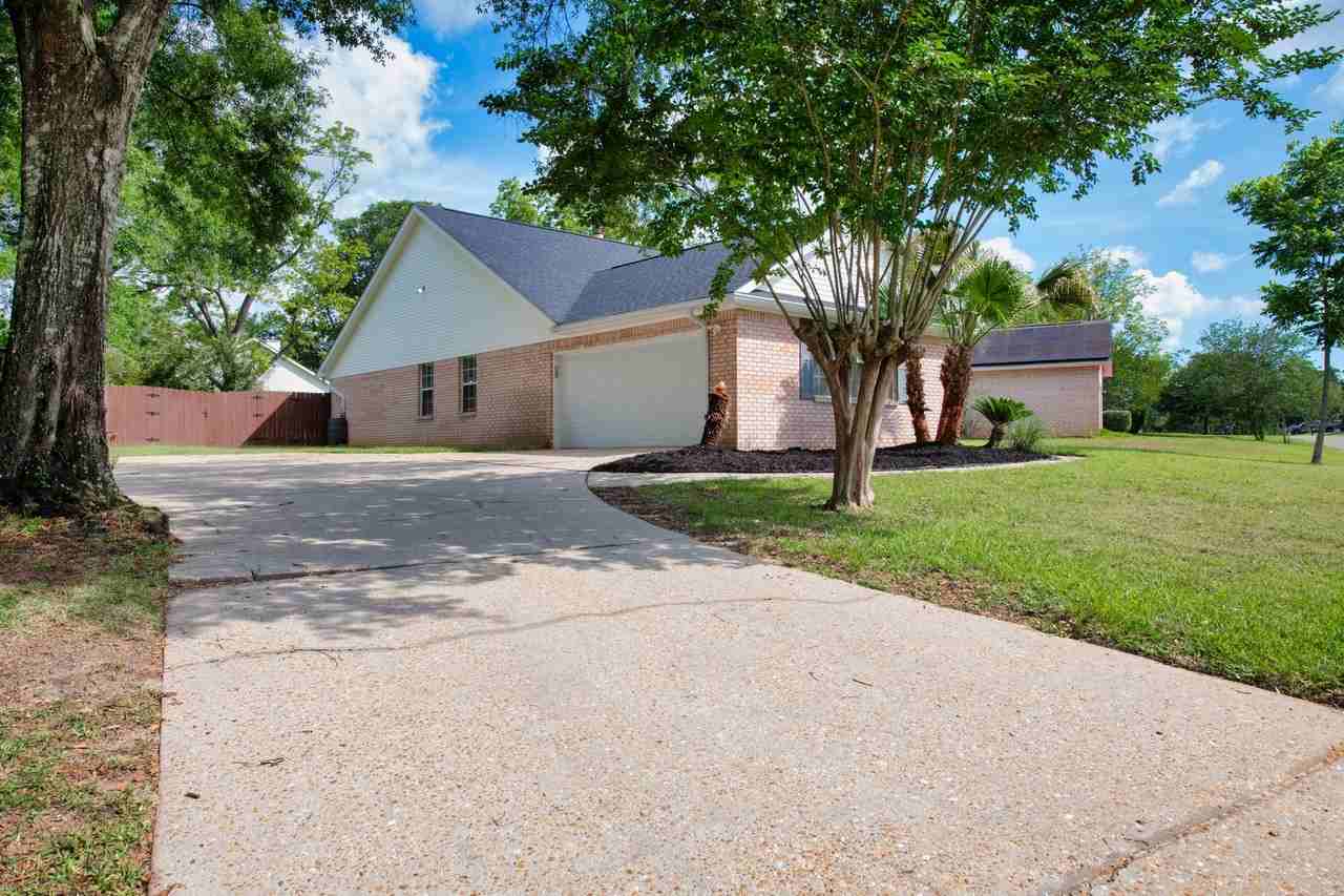 5528 Shadow Grove Blvd - Photo 2 of 41