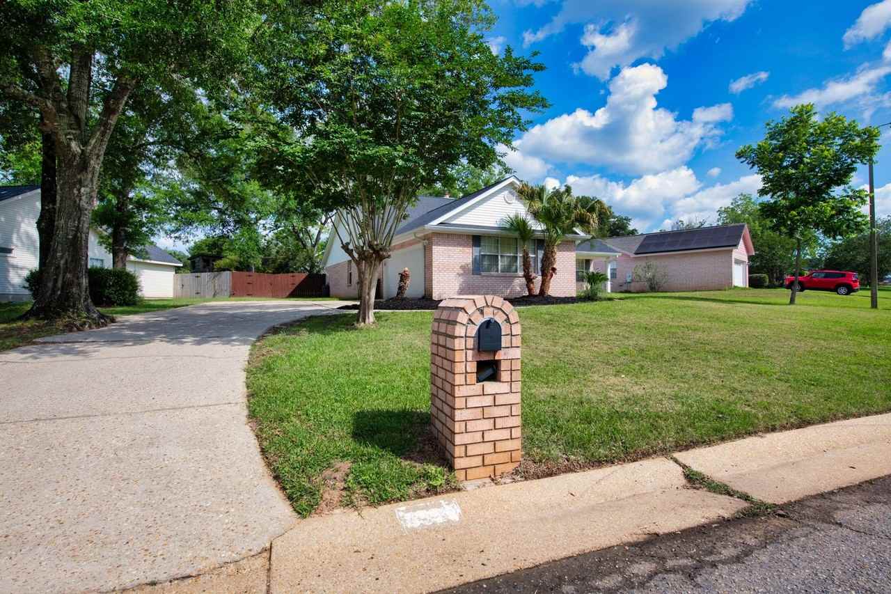 5528 Shadow Grove Blvd - Photo 3 of 41