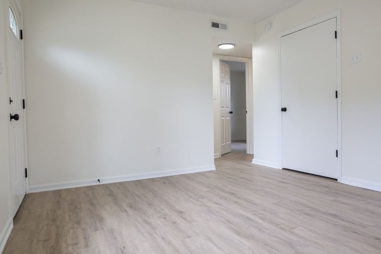 731 E Deshler Ave - Photo 5 of 20