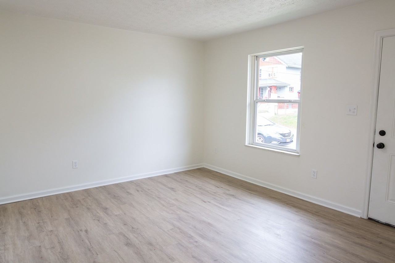 731 E Deshler Ave - Photo 6 of 20