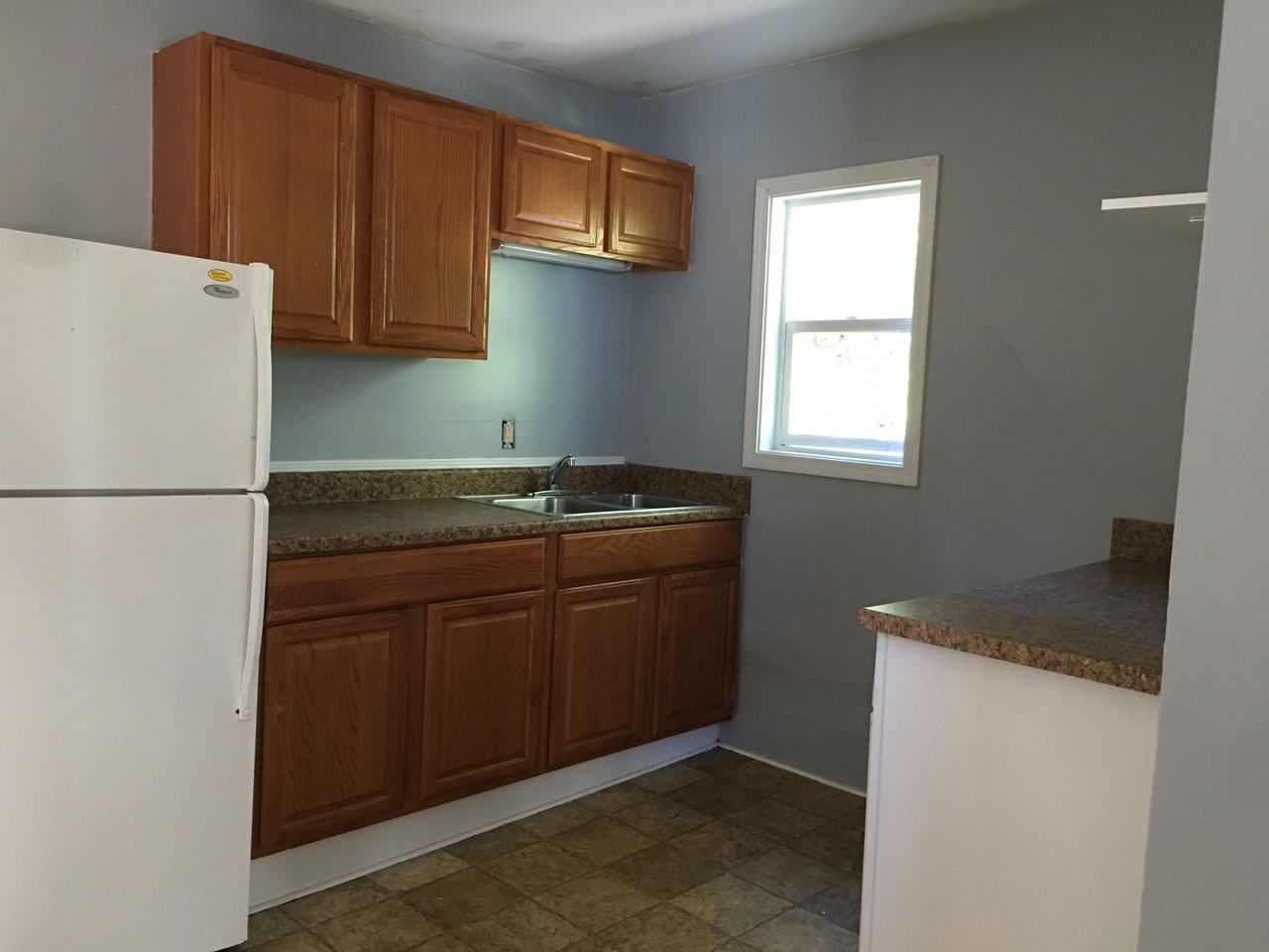 129 1/2 W Schuyler St - Photo 5 of 6