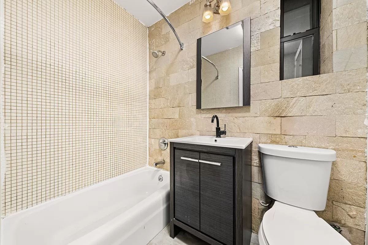 Rivington St #A - Photo 3 of 8