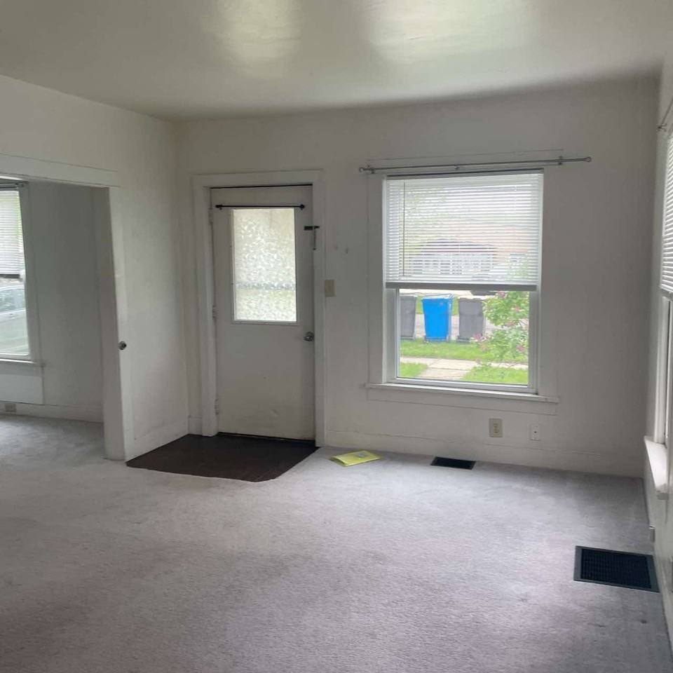 29 S Norwood Ave #1 - Photo 3 of 16