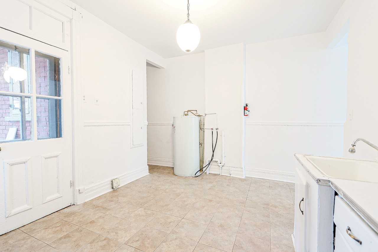 8031 Rue Berri #8031 - Photo 2 of 10