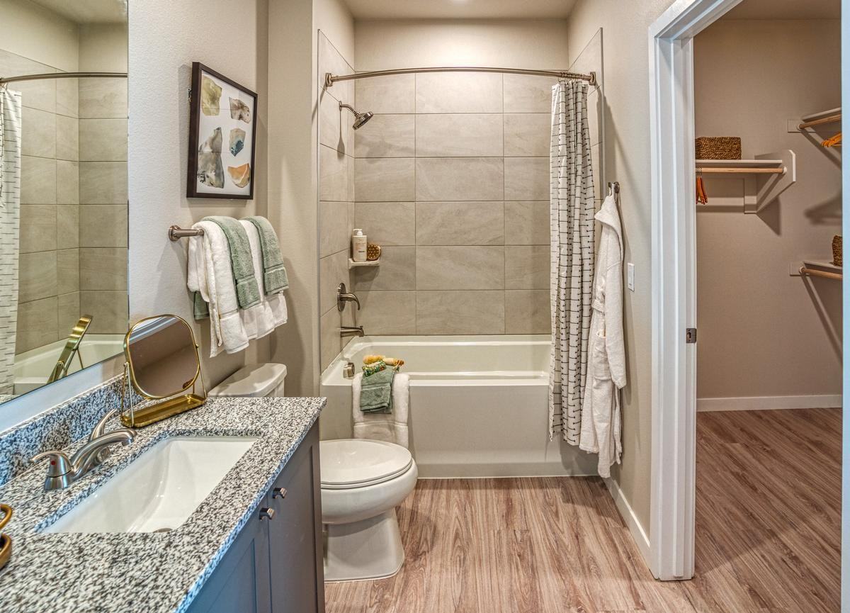 17785 W Bell Rd - Photo 6 of 30