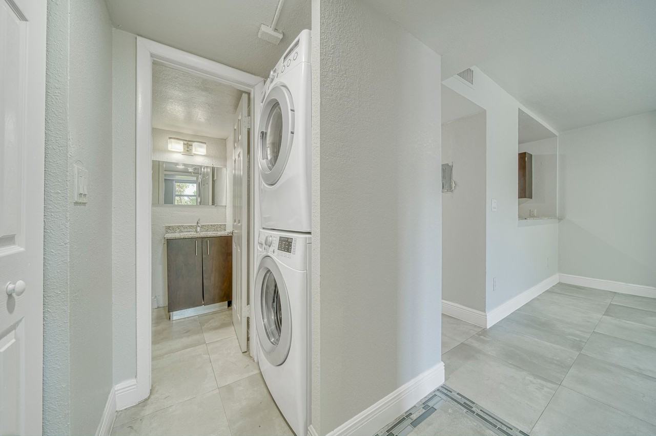 Prestige Vista Apartments - Photo 3 of 16