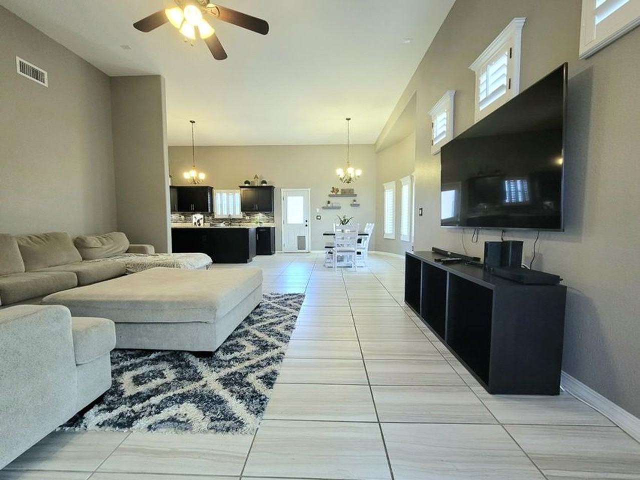 7852 Enchanted View Dr - Photo 4 of 23