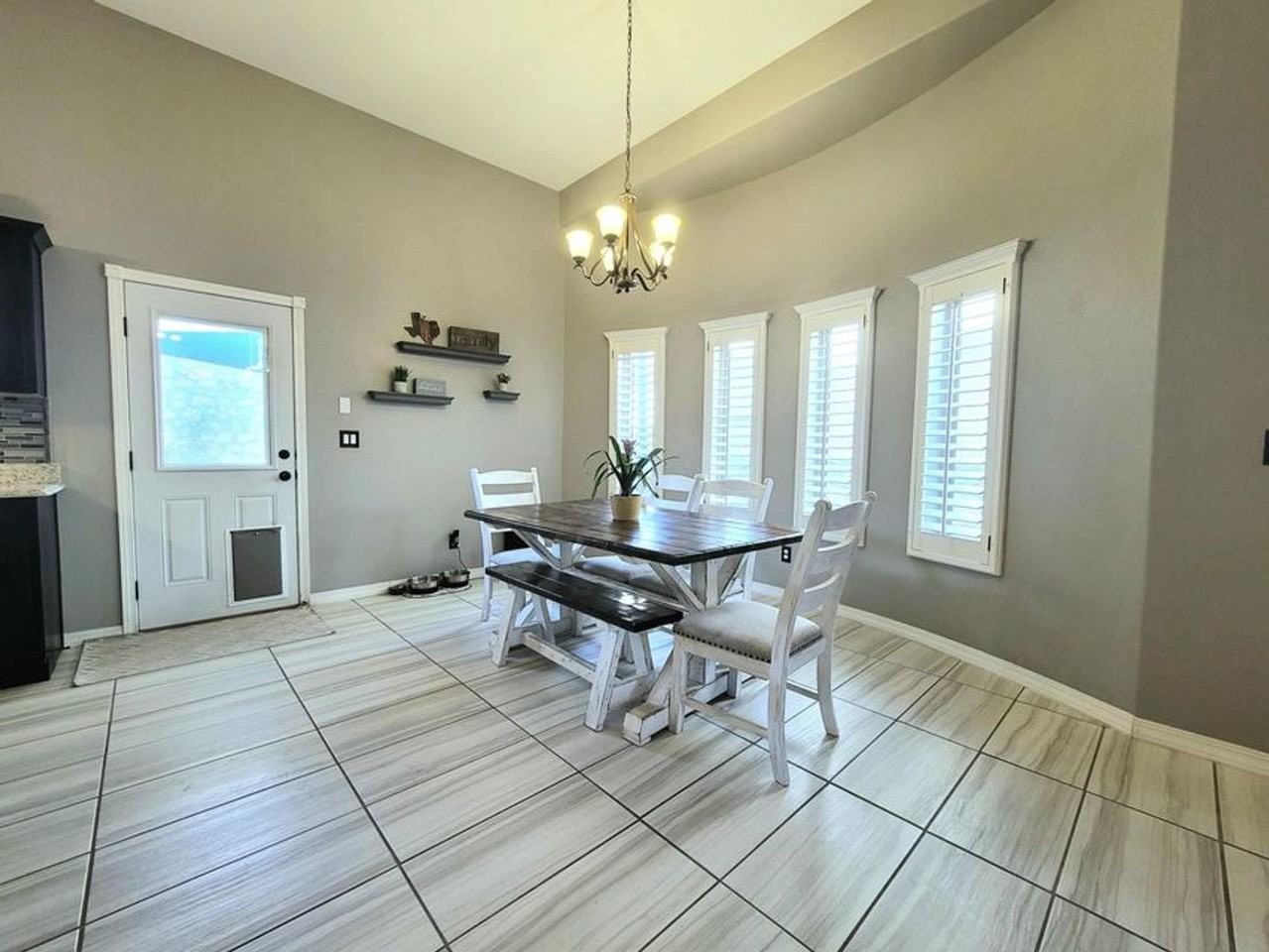 7852 Enchanted View Dr - Photo 6 of 23