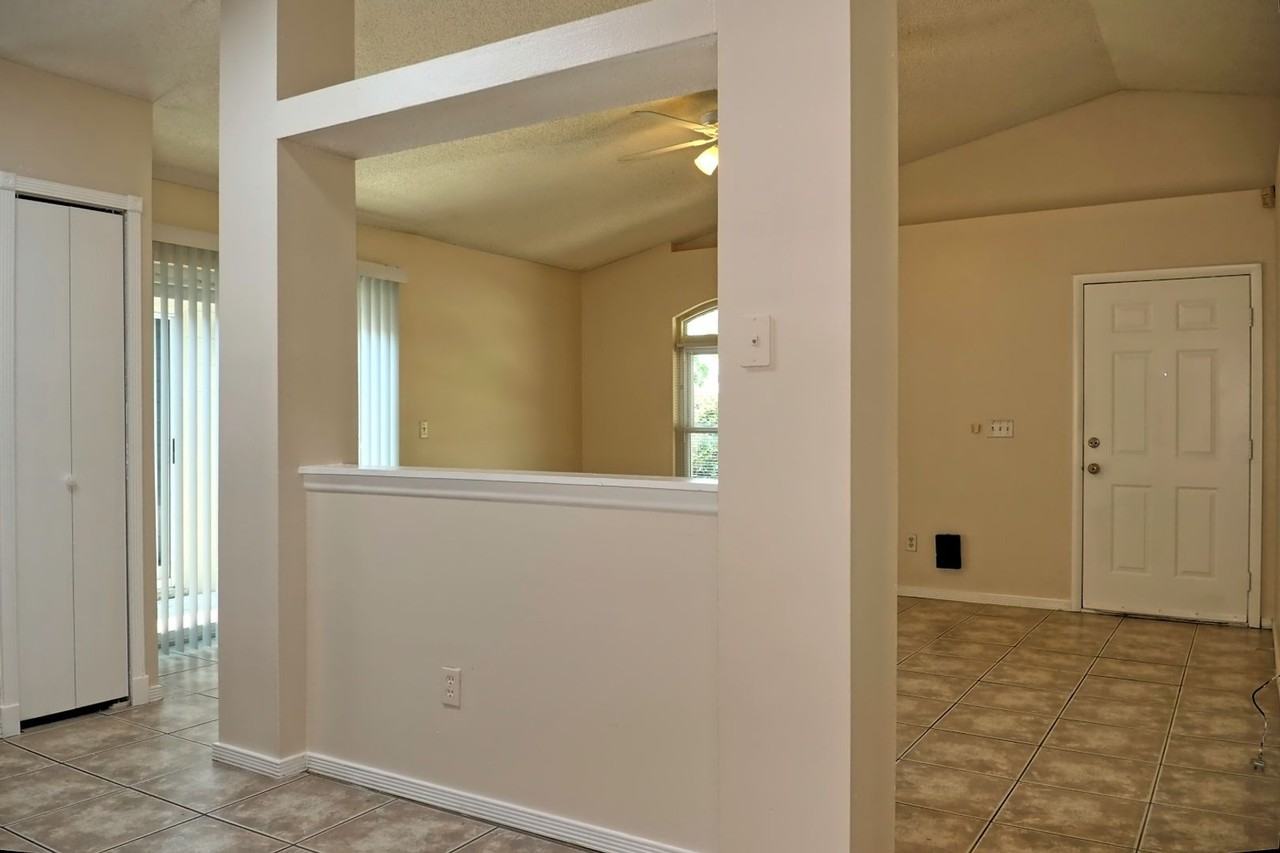 551 Carambola Ave - Photo 5 of 14