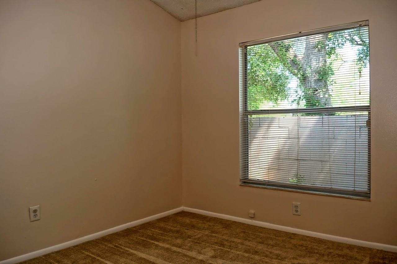 551 Carambola Ave - Photo 7 of 14