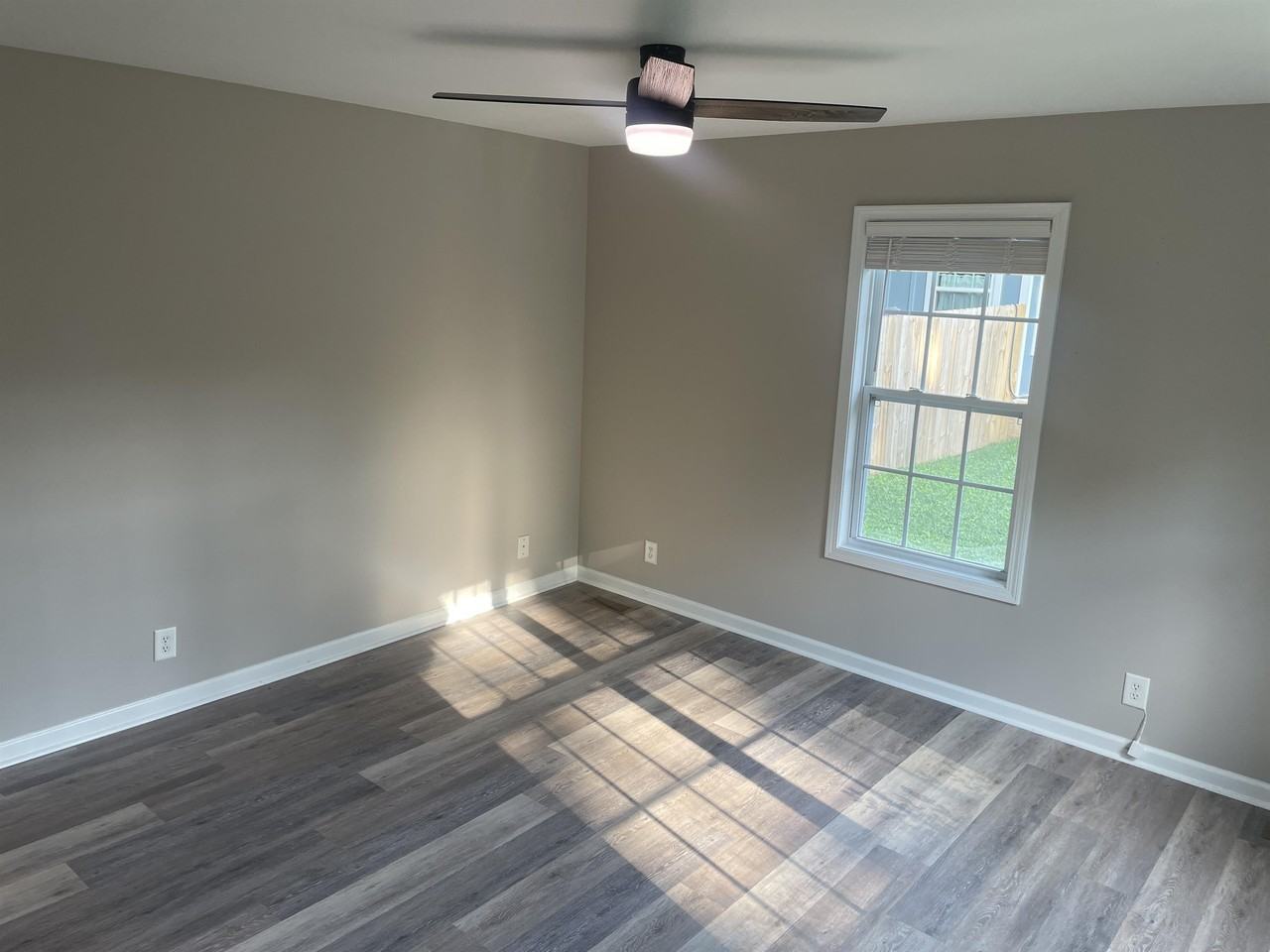321 Rossview Rd #1 - Photo 6 of 27