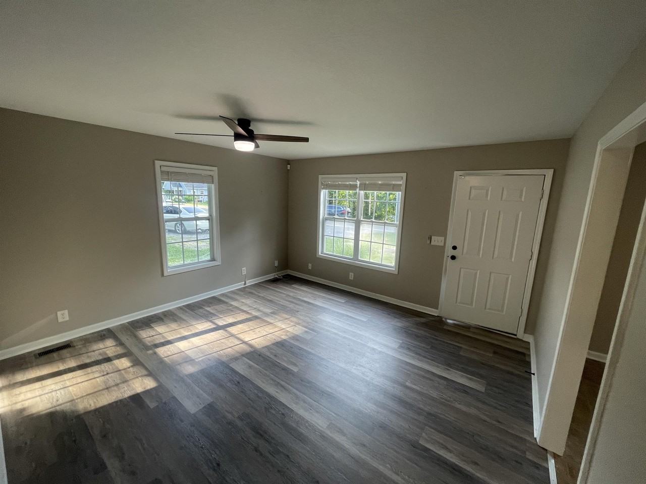 321 Rossview Rd #1 - Photo 7 of 27