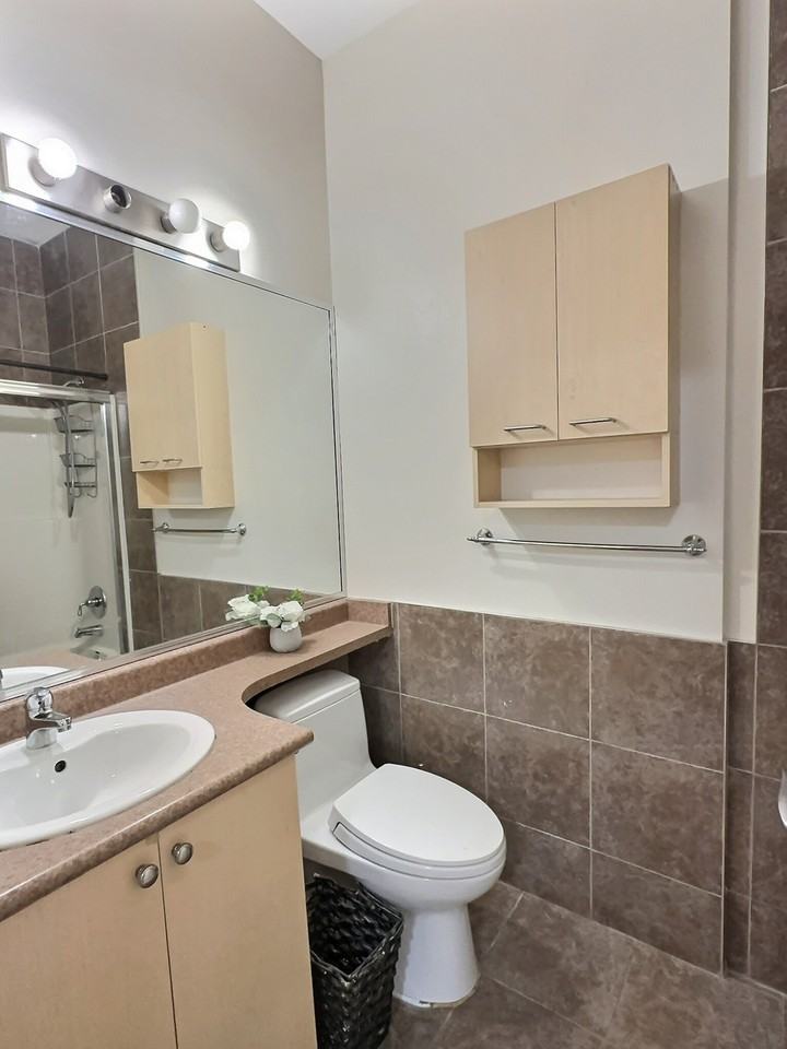 2887 McLaren Crt - Photo 2 of 4