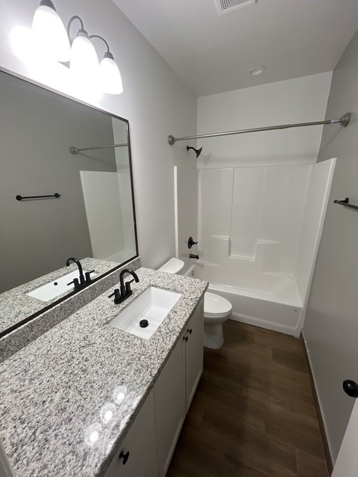 1027 Fairway Dr #1 - Photo 5 of 11