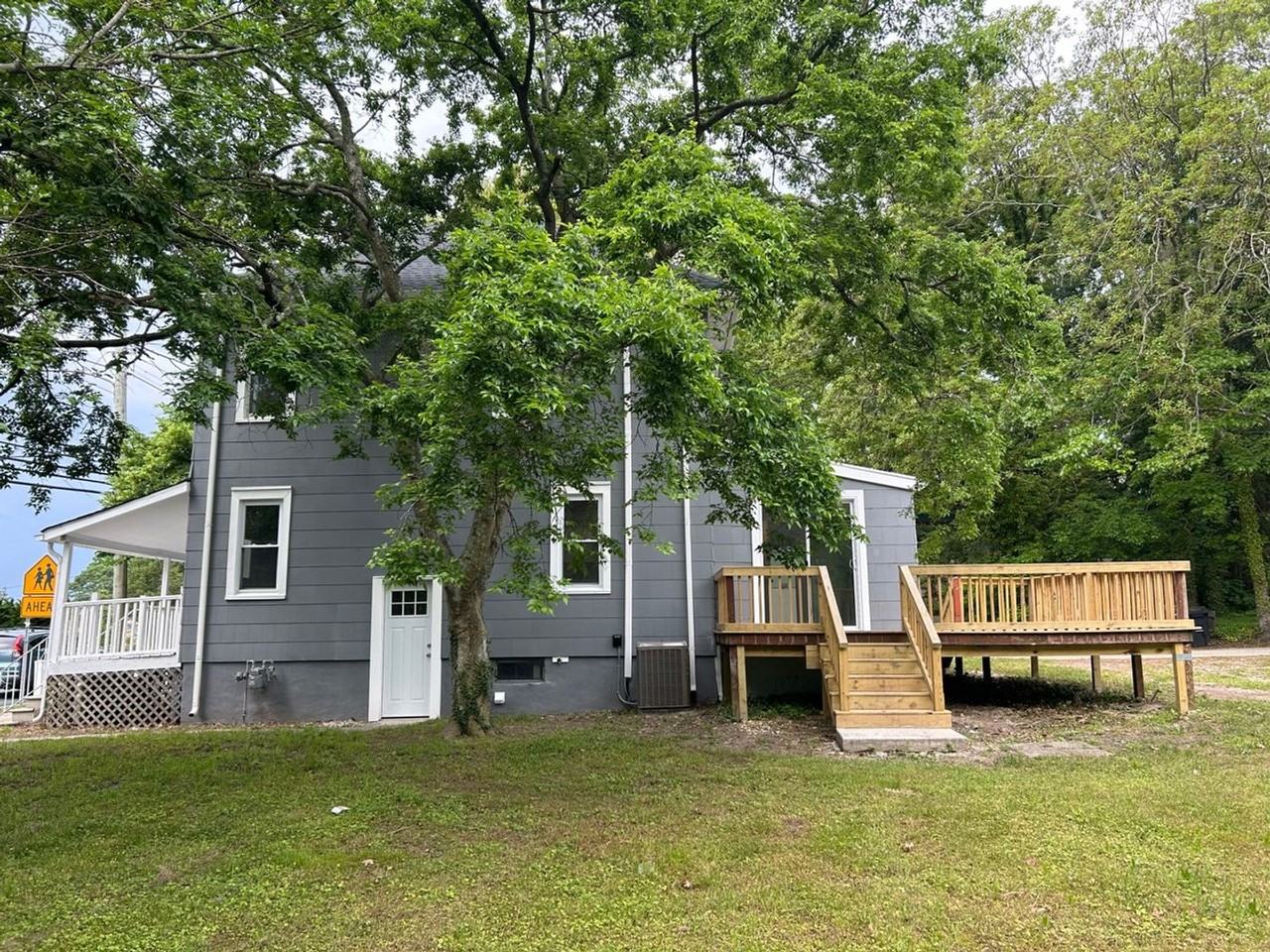 615 N Shore Rd - Photo 3 of 12