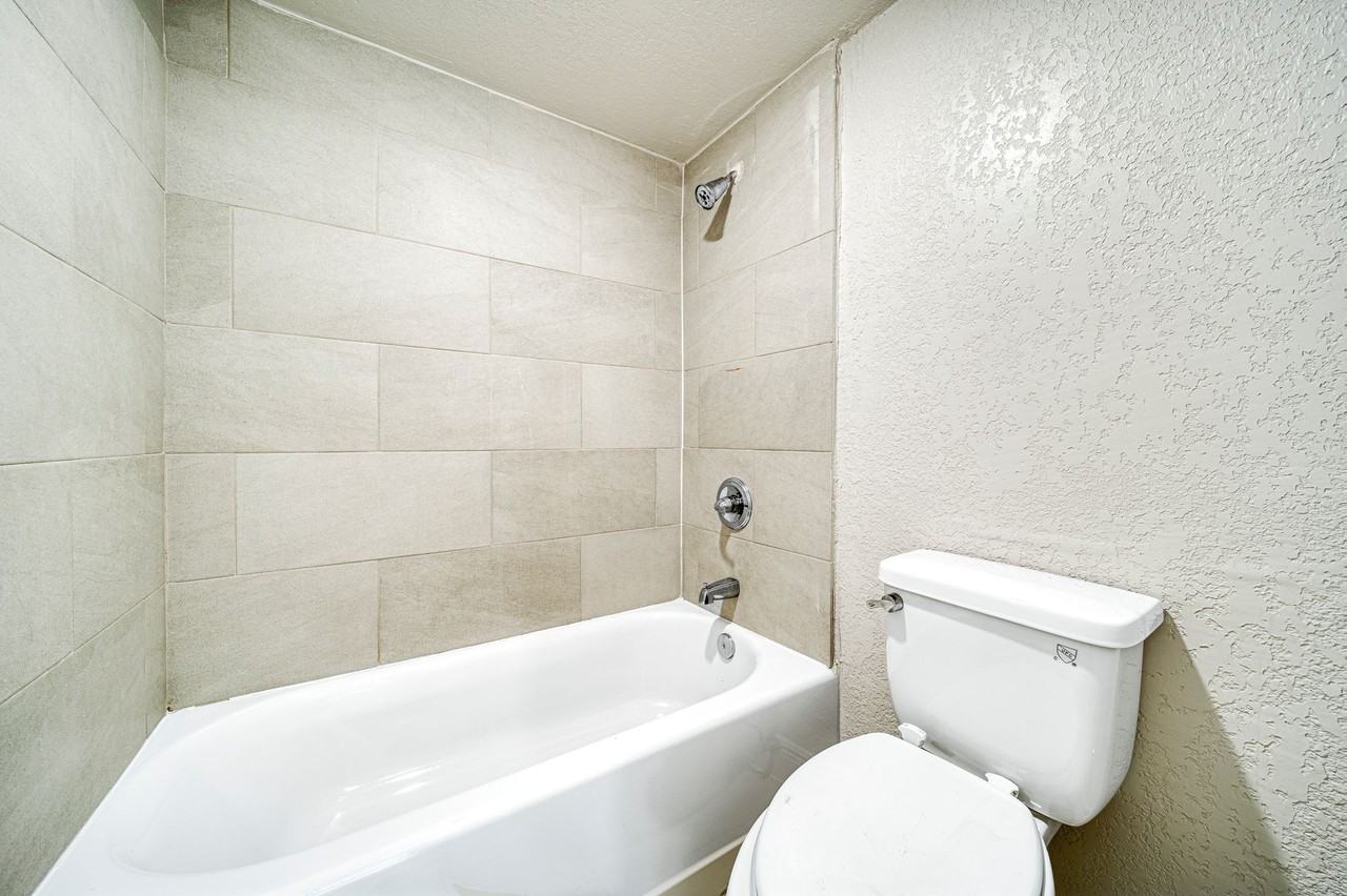 Prestige Waterfront Apartments - Photo 4 of 6