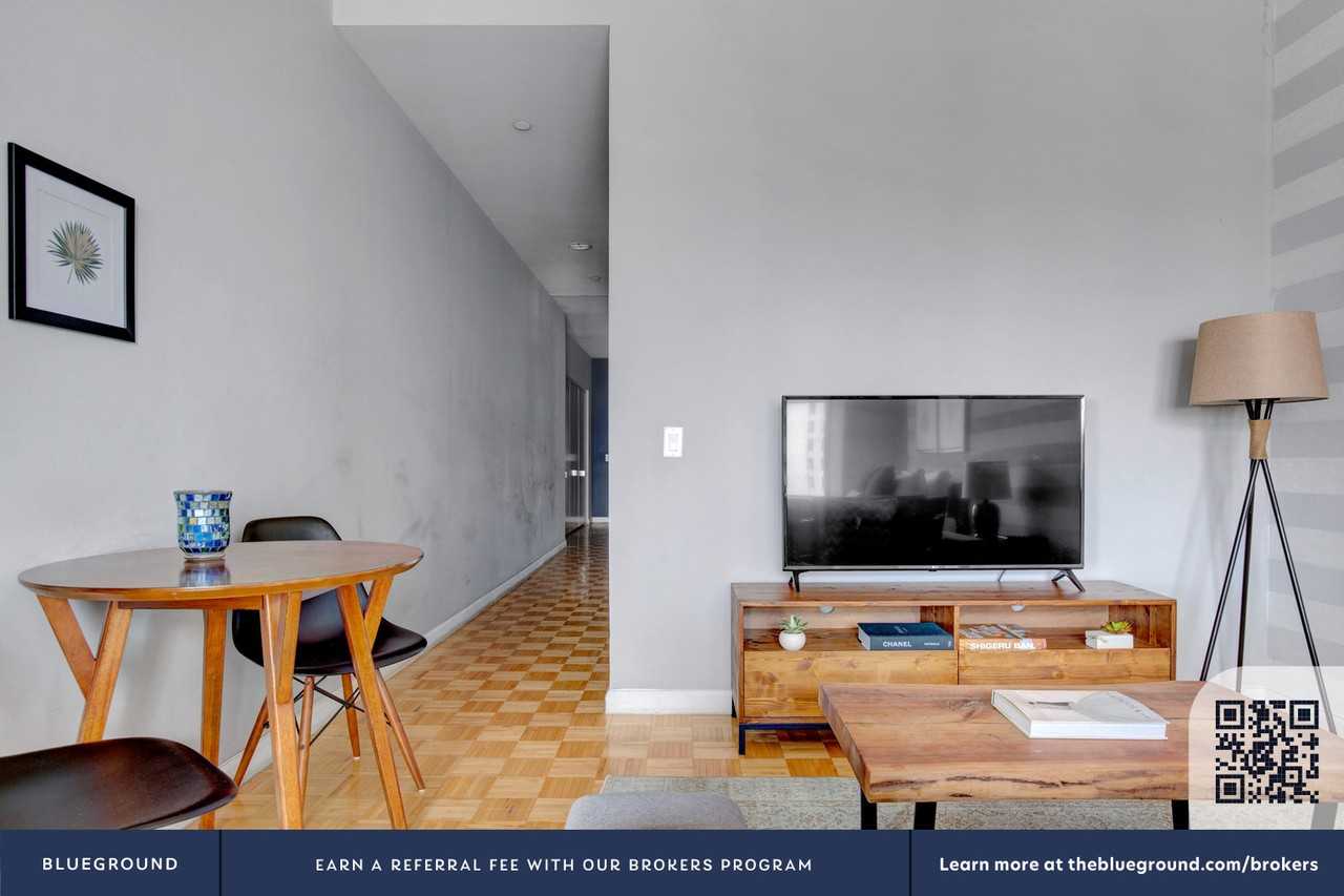 90 Washington Street - Photo 4 of 33