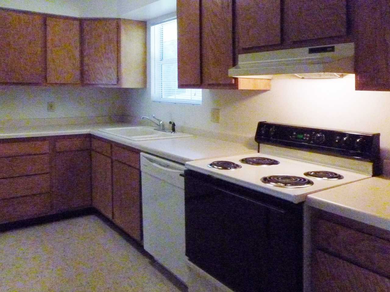 Meadowood Village Apartments - Photo 2 of 13