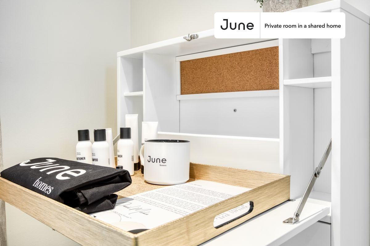 1843 Burke St Se #C - Photo 2 of 14