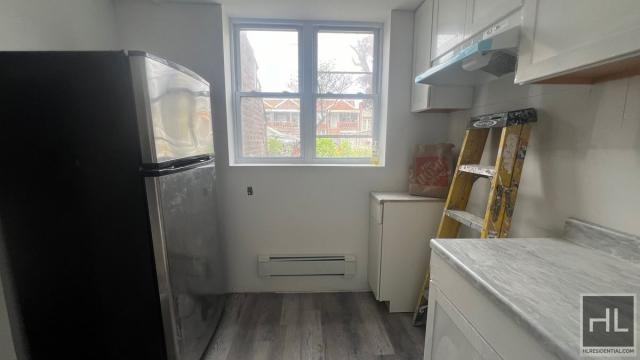 5816 Avenue O - Photo 3 of 12