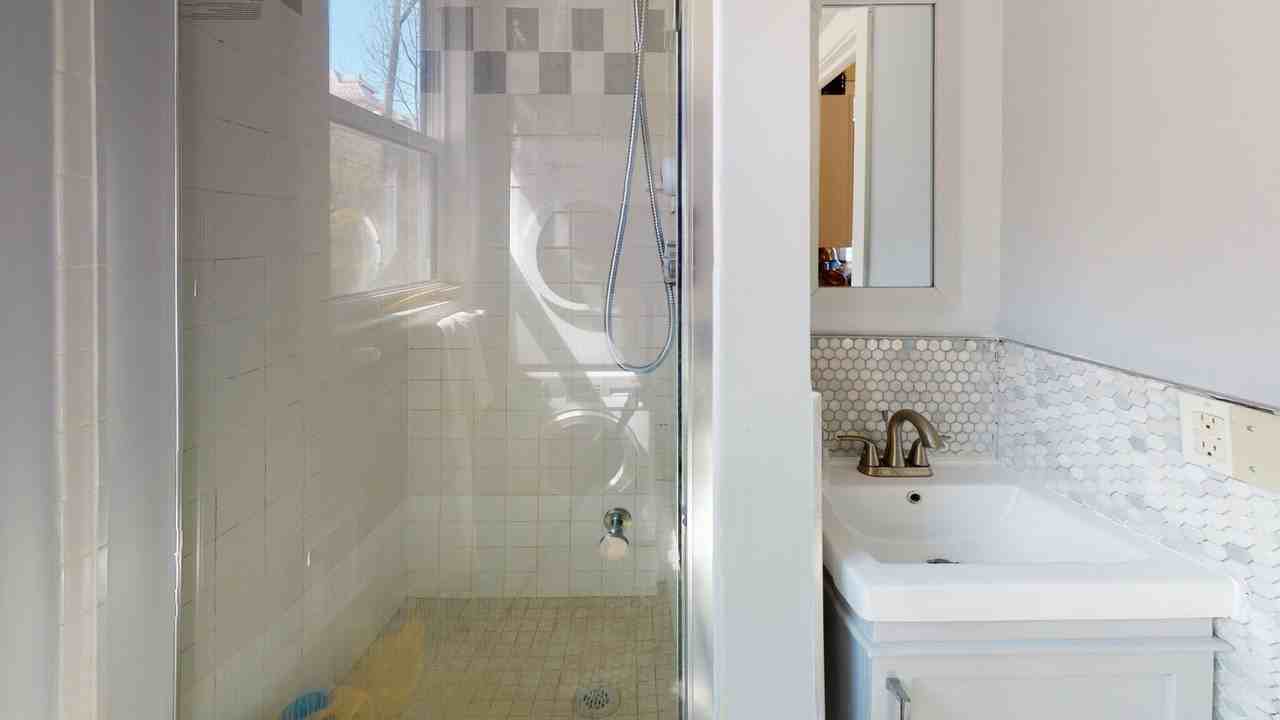 96 Columbia St - Photo 4 of 14