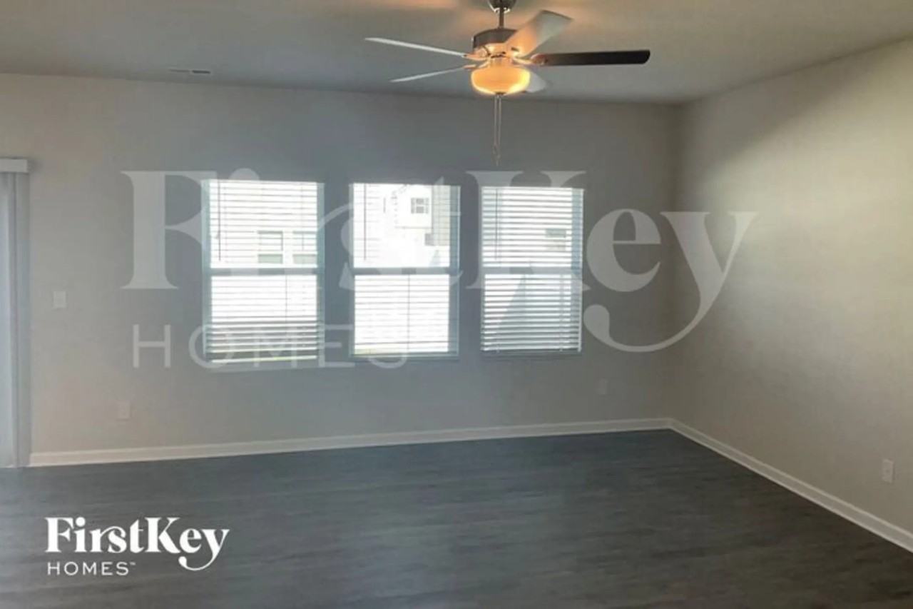 7623 Wallace Farm Ln - Photo 2 of 9