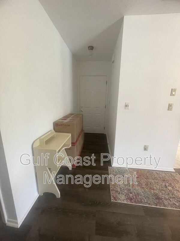 25068 Harborview Rd #3D - Photo 3 of 28