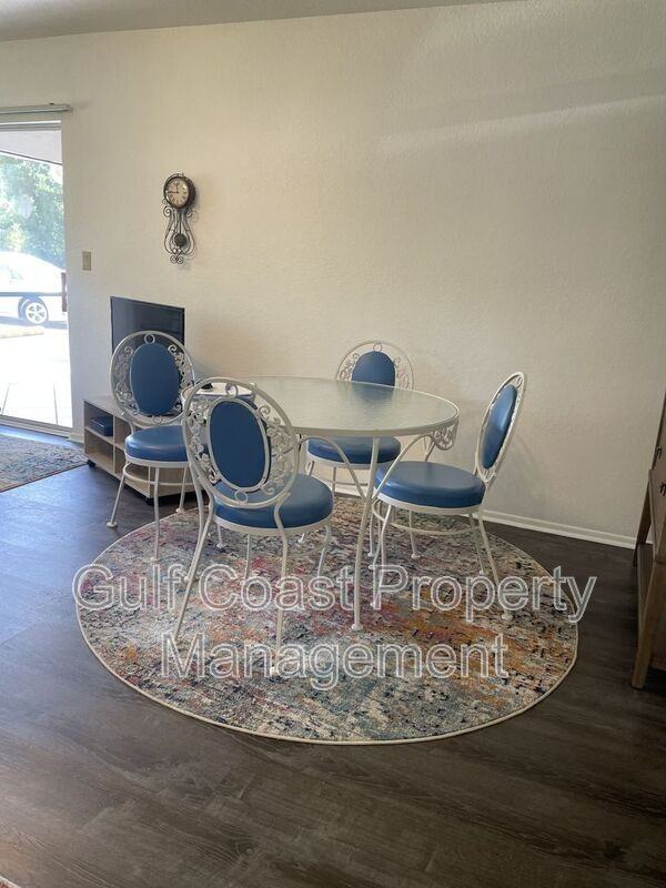 25068 Harborview Rd #3D - Photo 4 of 28