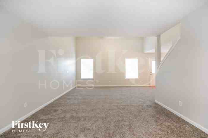 973 Marcia Dr - Photo 3 of 16
