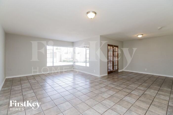 1646 W Indian School Rd - Photo 2 of 15