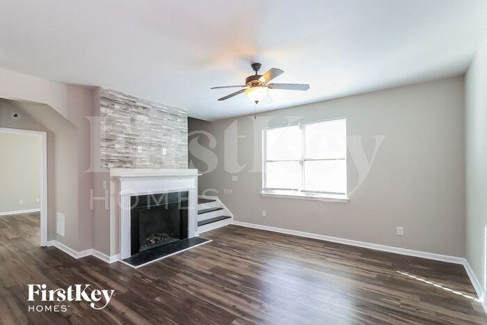 3827 Humber Ct - Photo 2 of 15