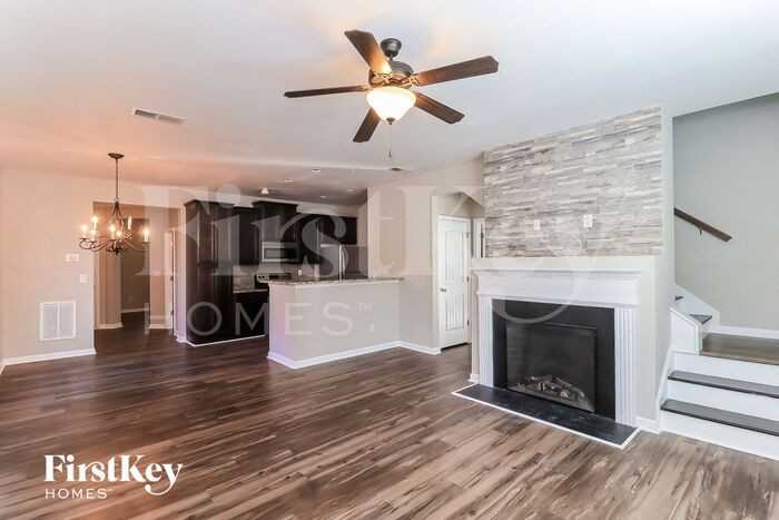 3827 Humber Ct - Photo 3 of 15