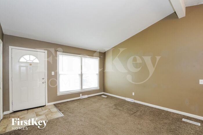 508 Nw Ward Ln - Photo 3 of 15