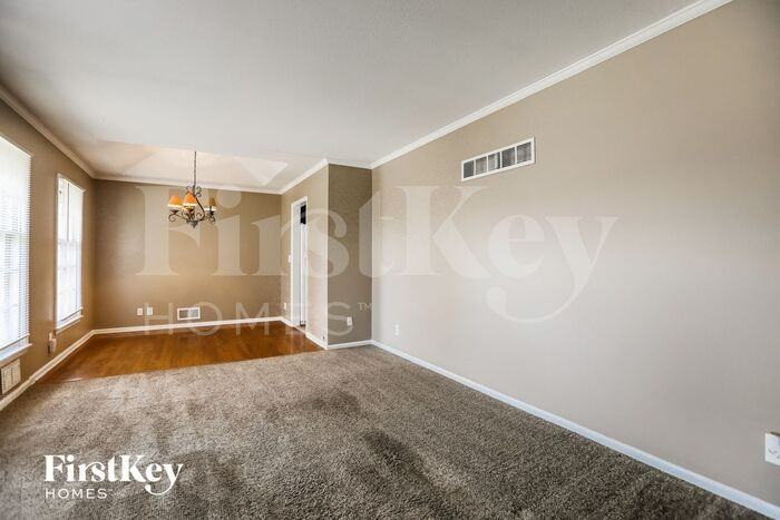 1005 S Ward Pkwy - Photo 3 of 15