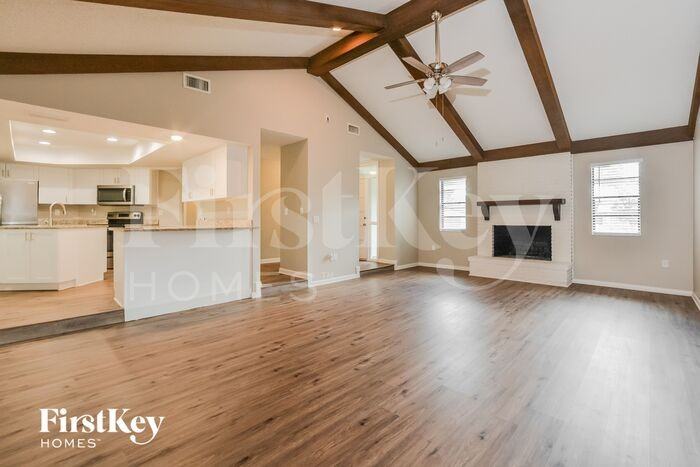 2008 Brentwood Dr - Photo 3 of 15