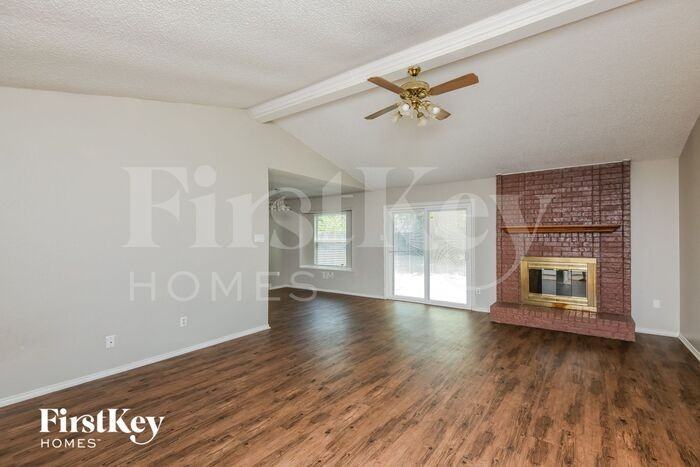 226 Juniper Dr - Photo 3 of 15