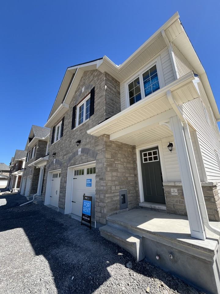 172 Wallace Street - Photo 2 of 35