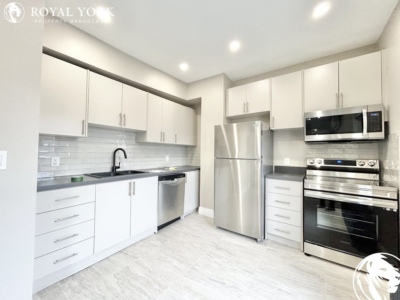 1-240 Bay Street North, Hamilton, Ontario L8L 1M3 - Photo 3 of 25