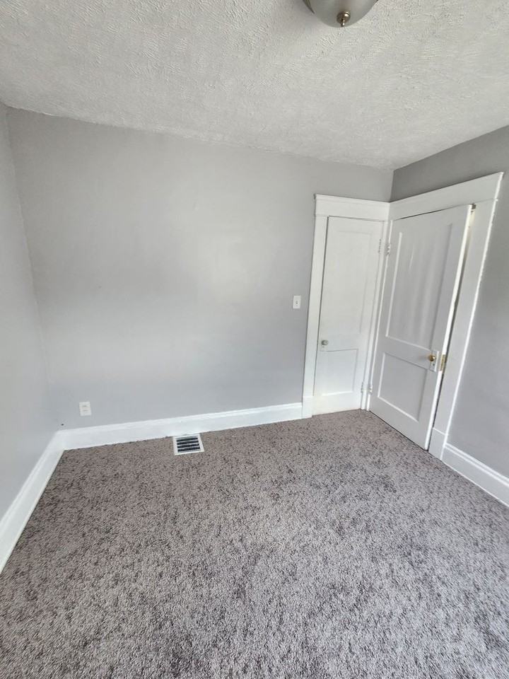 3632 E 106th St - Photo 5 of 21