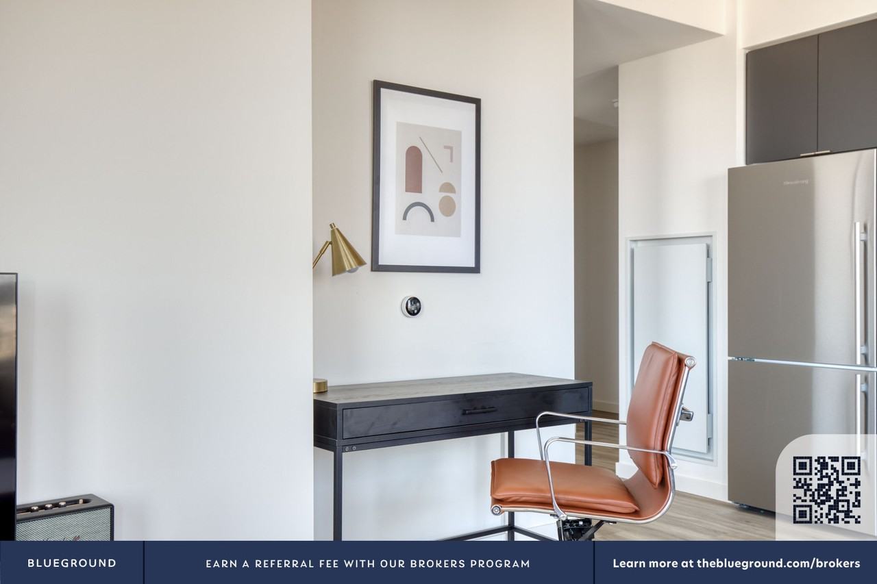 210 8th Avenue North - Photo 5 of 44