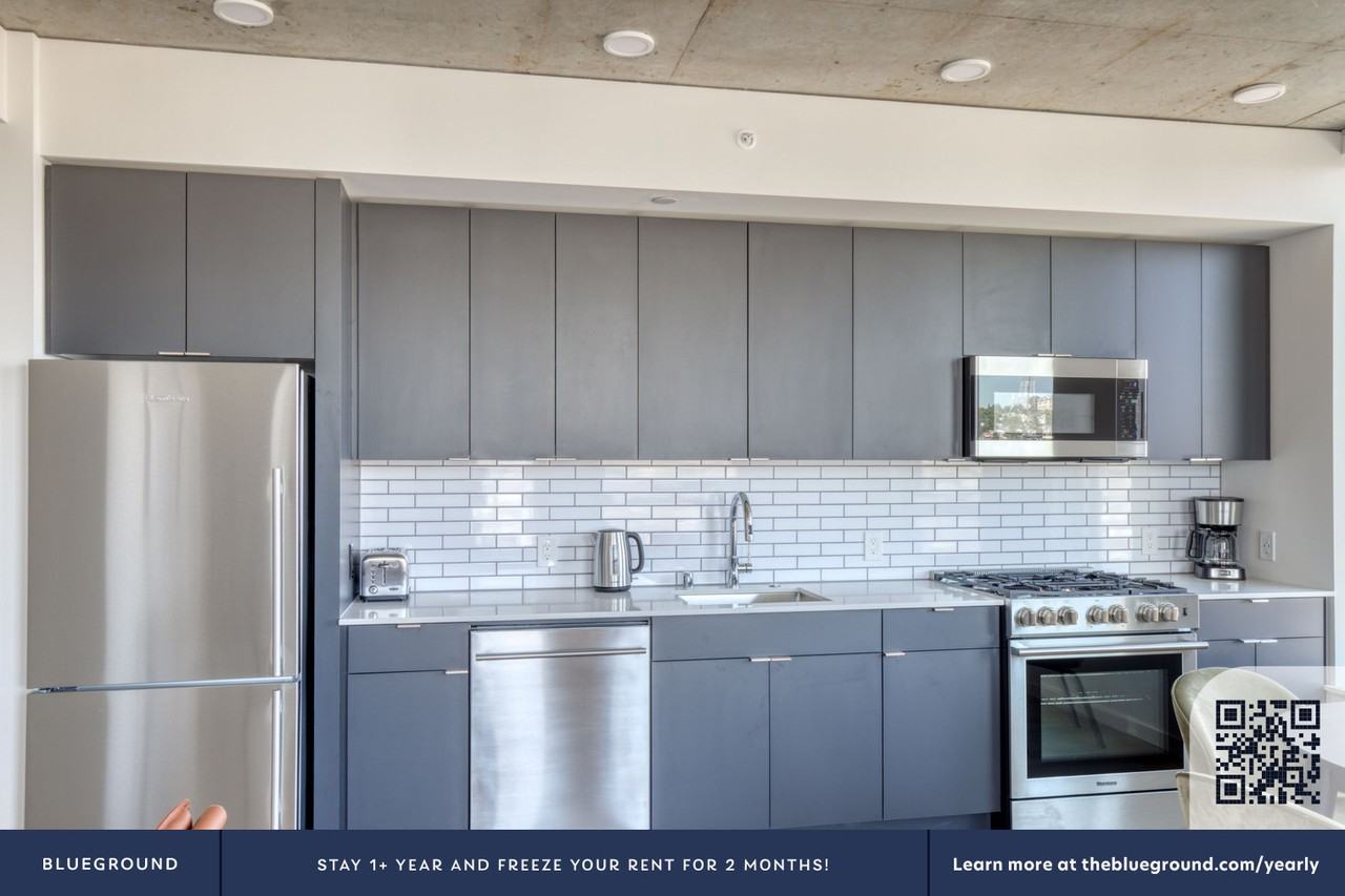 210 8th Avenue North - Photo 7 of 43