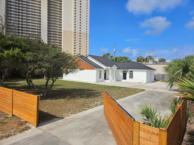 16817 Lisbon Ave - Photo 2 of 8