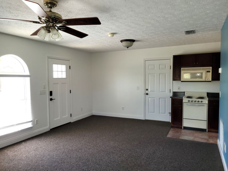 16817 Lisbon Ave - Photo 4 of 8