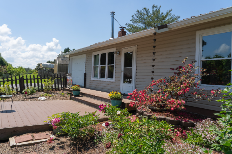 15 Donna Ln - Photo 3 of 25