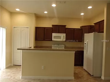 10761 Savannah Landing Cir #10761 - Photo 3 of 16