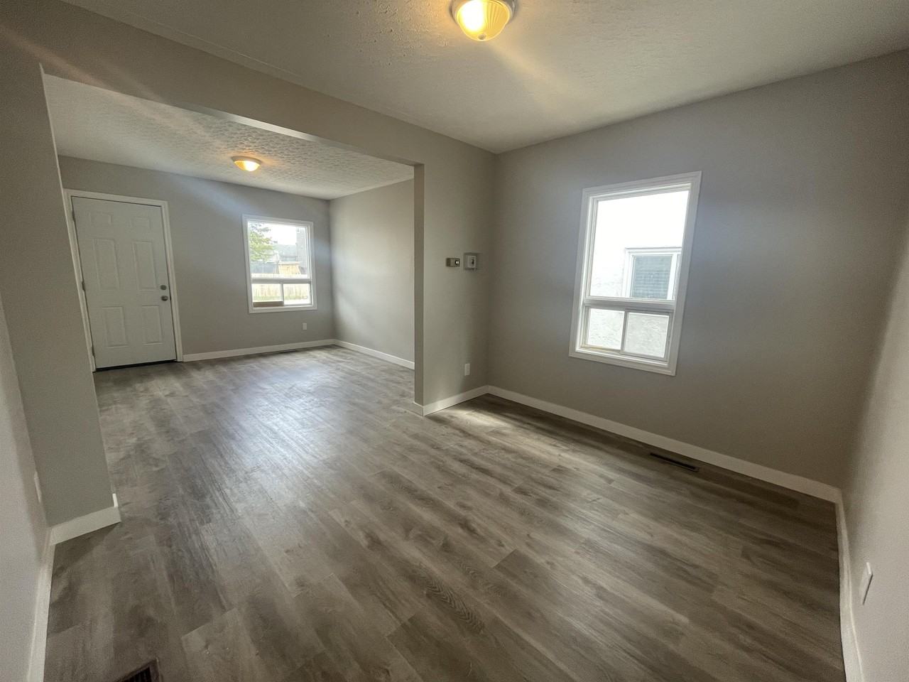 289 Pine St S #1 - Photo 2 of 7